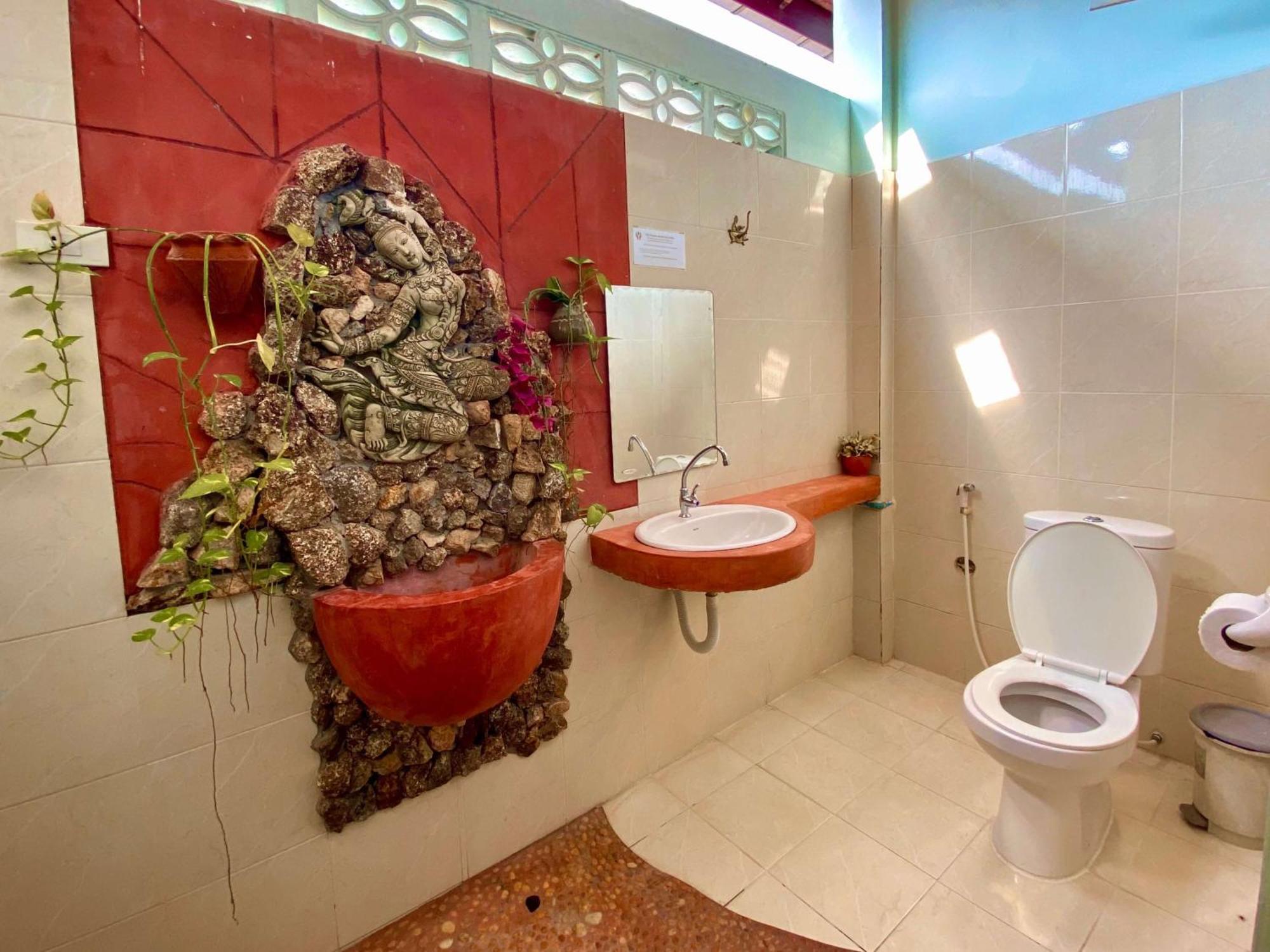 Shanti Lodge Phuket Chalong Eksteriør billede